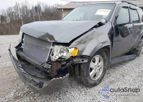 2009 Ford Escape Xlt z USA, uszkodzony, nr VIN 1FMCU93G49KA12311